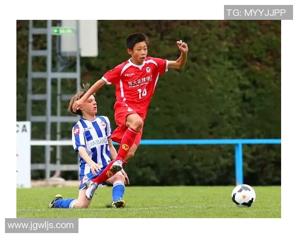 上海足球队团队协作能力大幅提升荣登全国足球团队协作排名新高峰