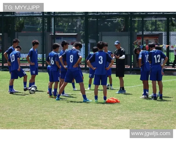 上海足球队在精英赛中的灵活性表现分析与战术探讨