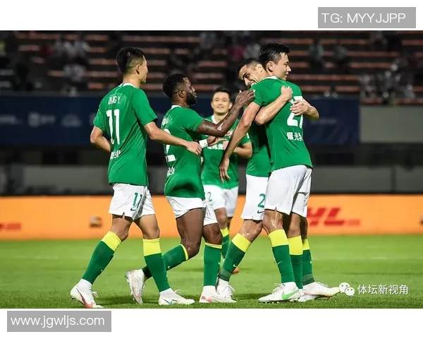 上海足球队以52分领跑挑战赛积分榜展现强劲实力