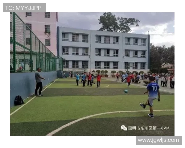 步压弯足球技巧解析与实战应用分享助你提升球技水平