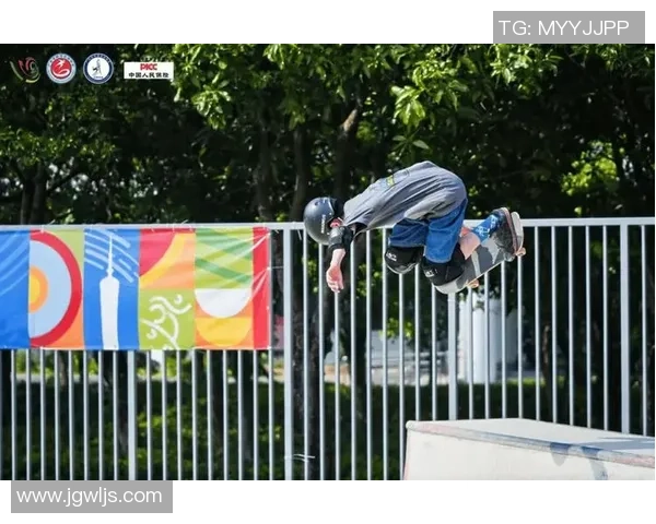 深圳滑板队勇夺全国耐力赛第三名展现出色实力与团队精神