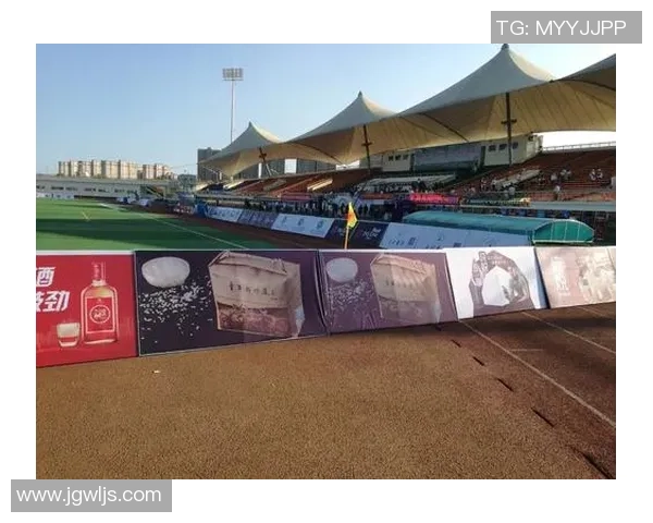 雅凯足球引领新时代足球潮流助力青少年成长与发展